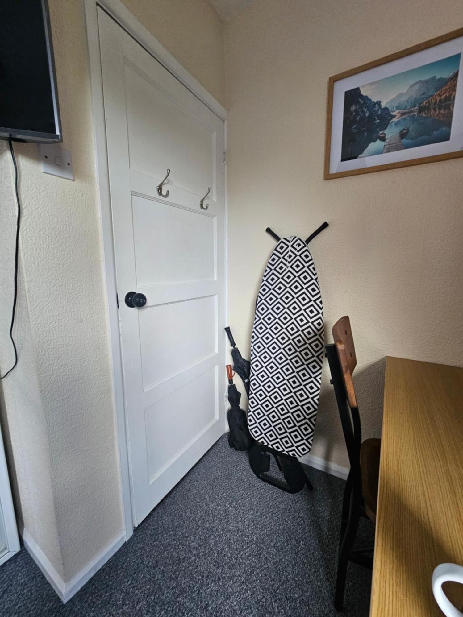 Double Bedroom Located Close To Manchester Airport وايثن شاو المظهر الخارجي الصورة
